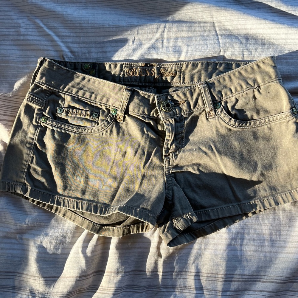 Guess woman’s shorts size 27